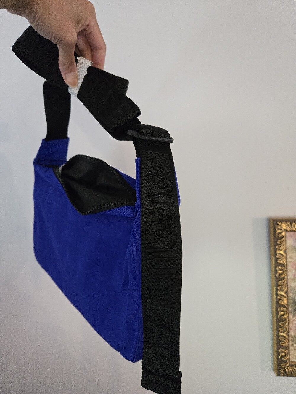BAGGU Bag in Royal Blue - Casual Everyday Carry - Picture 2 of 4